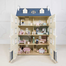 Load image into Gallery viewer, PALACE DOLL HOUSE
